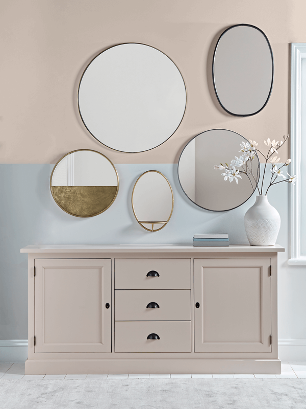 Simple and contemporary, our large, round mirror features the slenderest of frames in minimal matte black.  Display above a bench in your hallway, over a console or above your bed to reflect light from all directions and add a modern feature to your wall space.